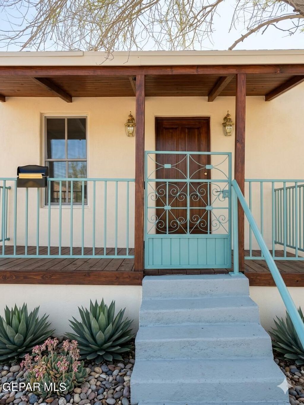 Photo of 402 DOLAN Street, El Paso, TX 79905 (MLS # 945385)