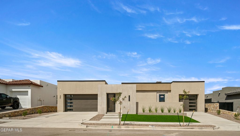 Photo of 321 Blue Valley Drive, El Paso, TX 79928 (MLS # 935041)