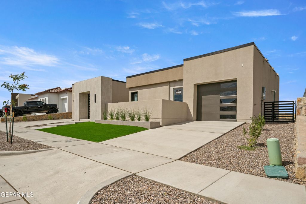 Photo of 321 Blue Valley Drive, El Paso, TX 79928 (MLS # 935041)