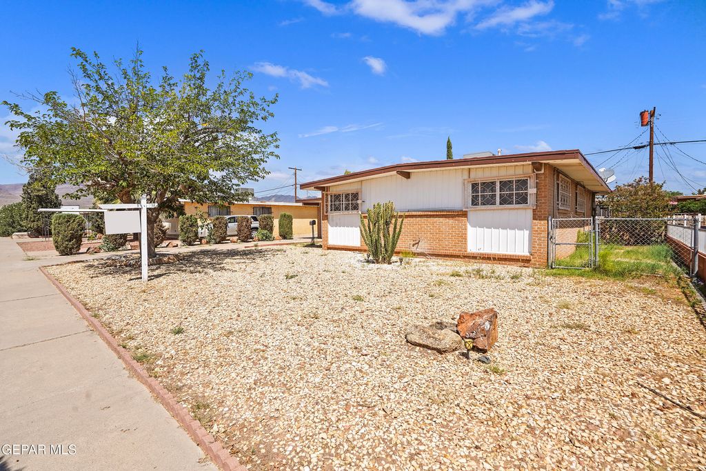 Photo of 5113 JERRY Drive, El Paso, TX 79924 (MLS # 937350)