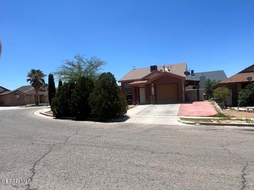 Photo of 12128 SAINT CASSIAN Drive, El Paso, TX 79936 (MLS # 946618)