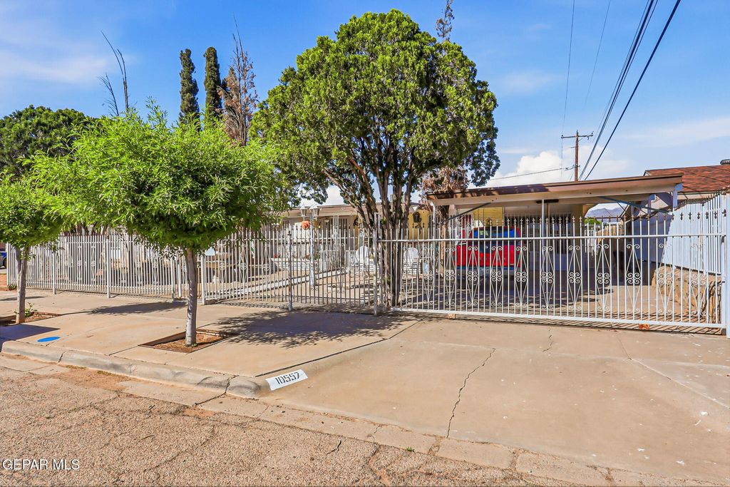 Photo of 10557 WARREN Street, El Paso, TX 79924 (MLS # 941039)