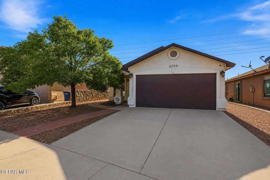 Photo of 4709 KIKO A FIERRO Drive, El Paso, TX 79938 (MLS # 943919)