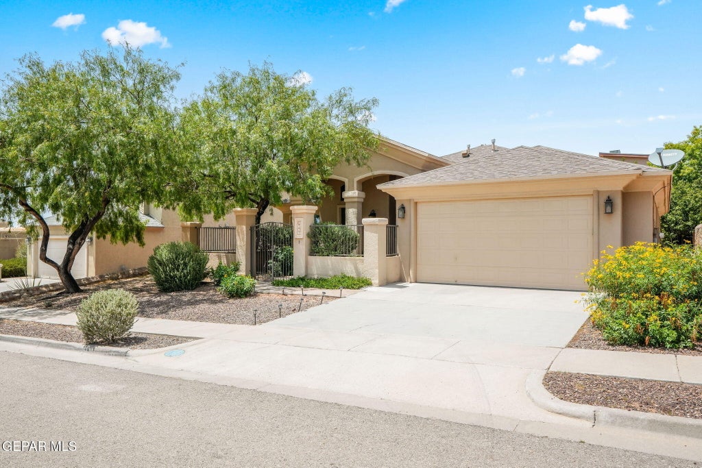 Photo of 6713 CRUCERO DEL SOL Court, El Paso, TX 79911 (MLS # 948933)