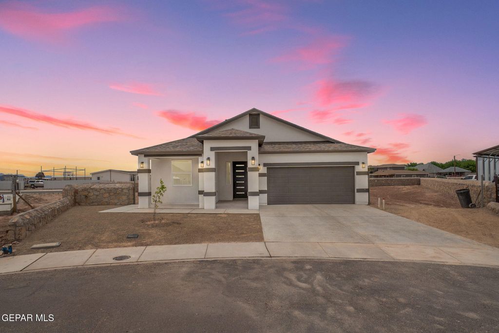 Photo of 12300 LUZ BONITA Way, Clint, TX 79836 (MLS # 944193)