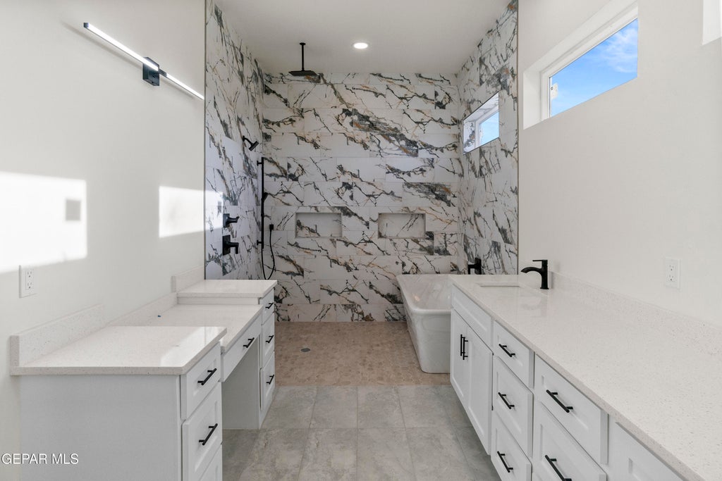 Photo of 5652 RIO BONITO Circle, El Paso, TX 79932 (MLS # 944429)