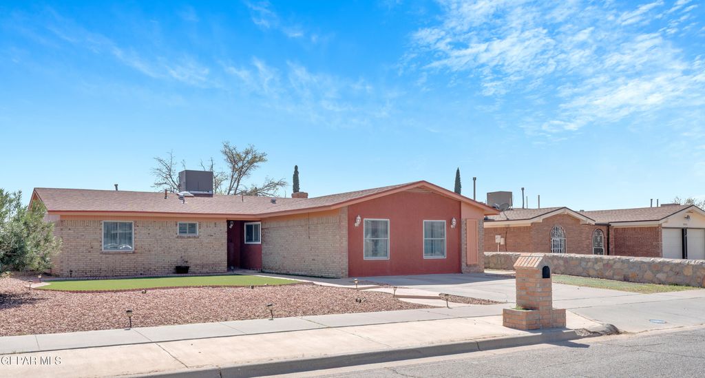Photo of 11176 SHORELINE Drive, El Paso, TX 79936 (MLS # 940199)