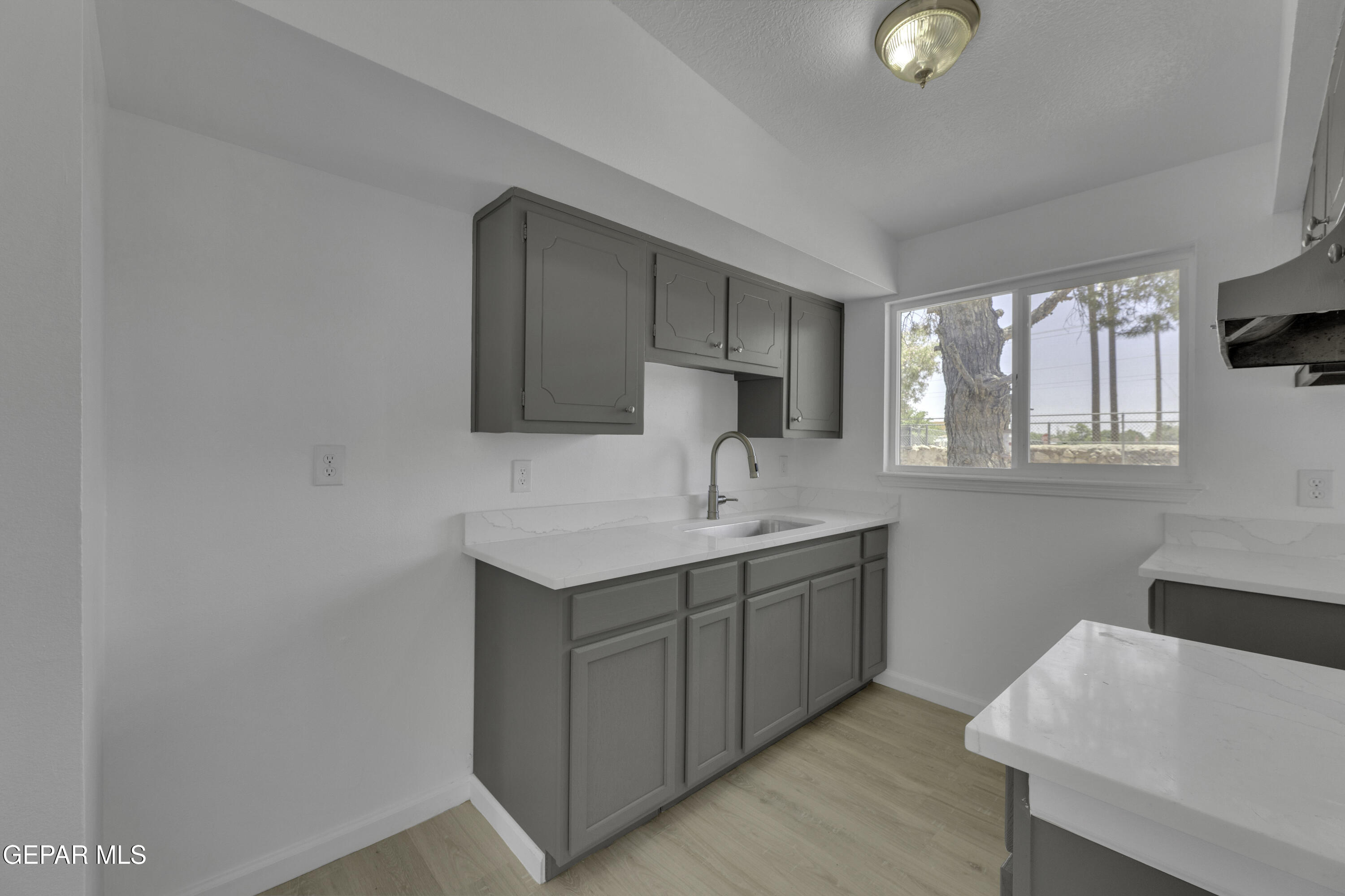 5332 VICEROY Drive