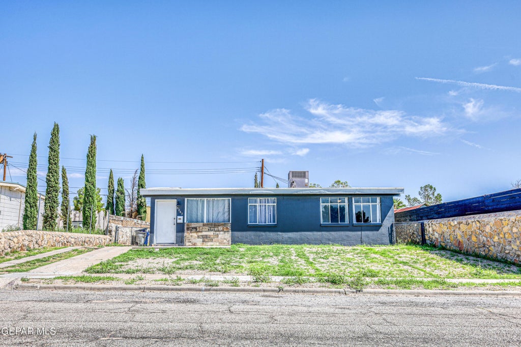 Photo of 6243 TEJAS Drive, El Paso, TX 79905 (MLS # 951426)