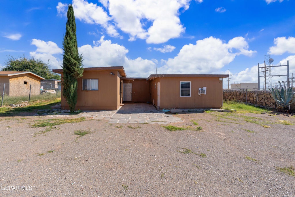 Photo of 3948 Vanderveer Drive, El Paso, TX 79938 (MLS # 953383)