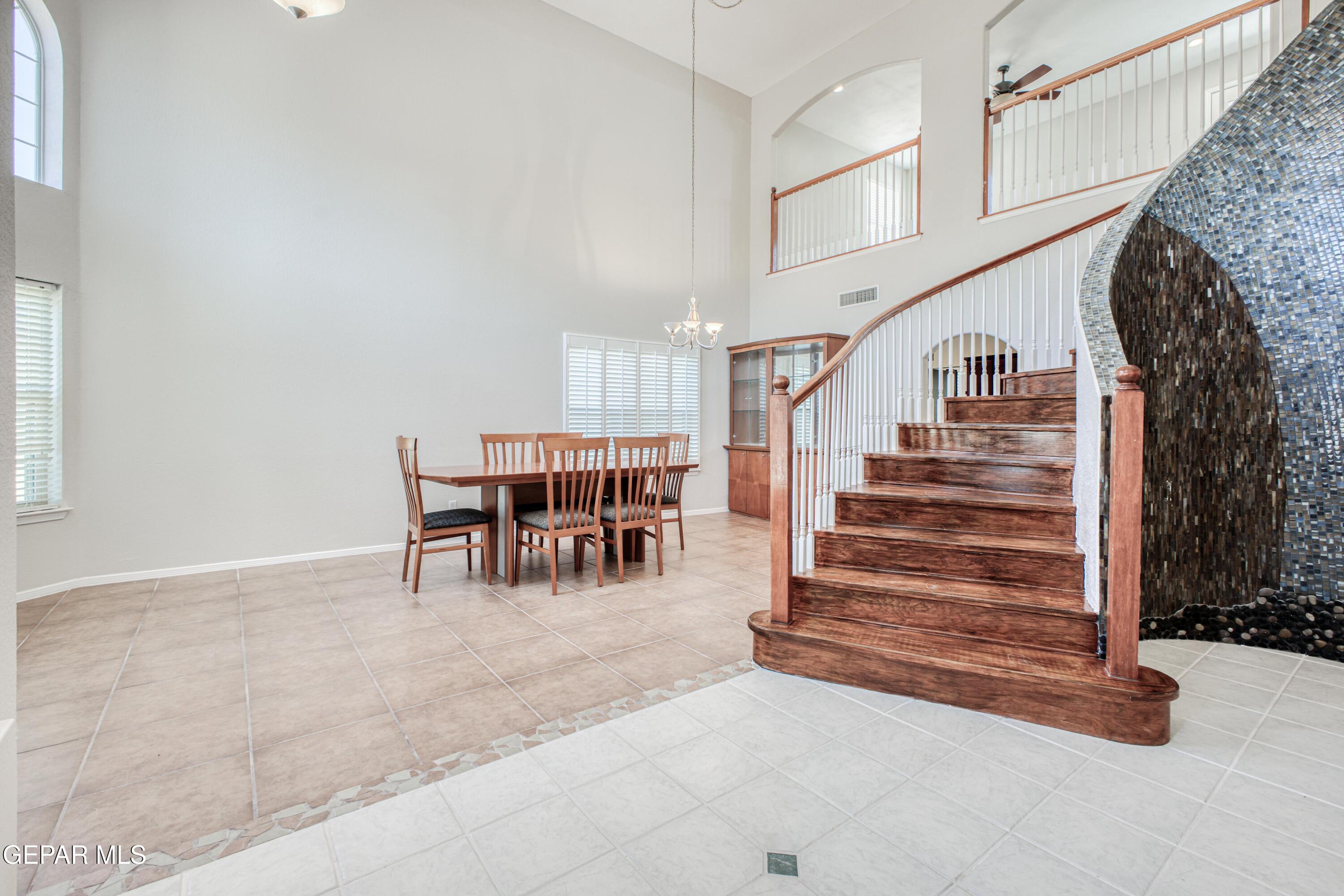 10816 LOMA DE VIDA Lane