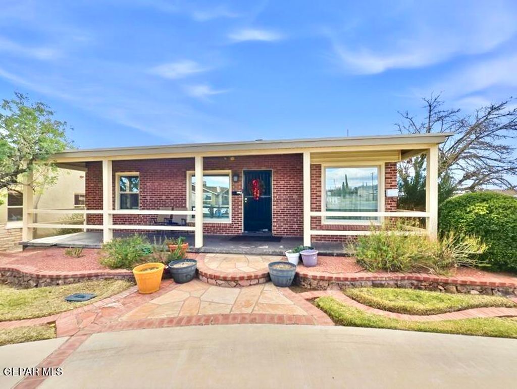 Photo of 3500 MCKINLEY Avenue, El Paso, TX 79930 (MLS # 936738)