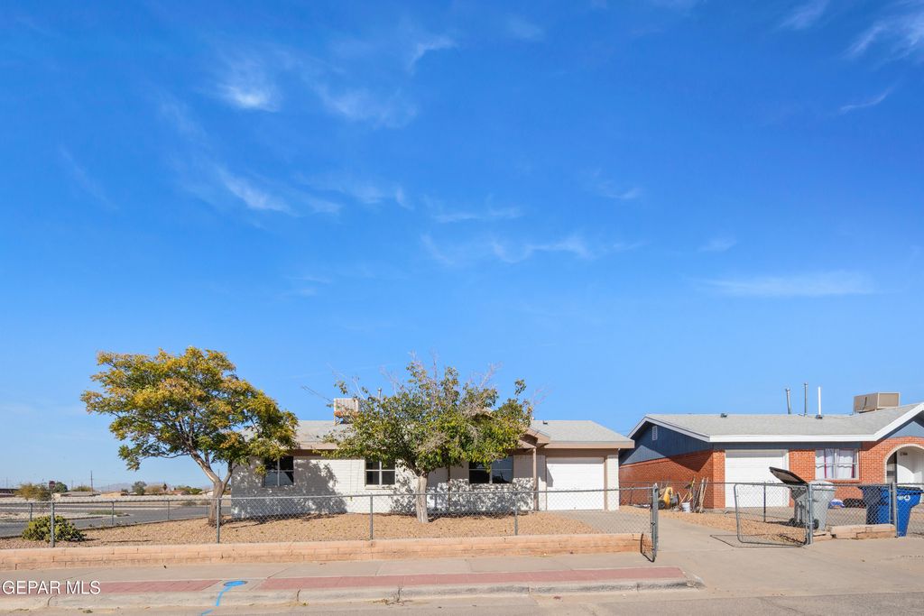 Photo of 200 ROMERIA Drive, El Paso, TX 79907 (MLS # 934965)