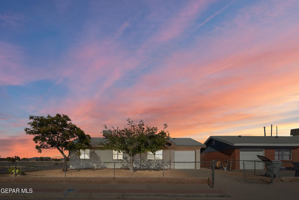 Photo of 200 ROMERIA Drive, El Paso, TX 79907 (MLS # 934965)