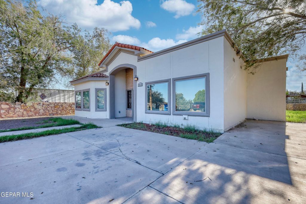 Photo of 10728 Regina Drive, Socorro, TX 79927 (MLS # 941263)