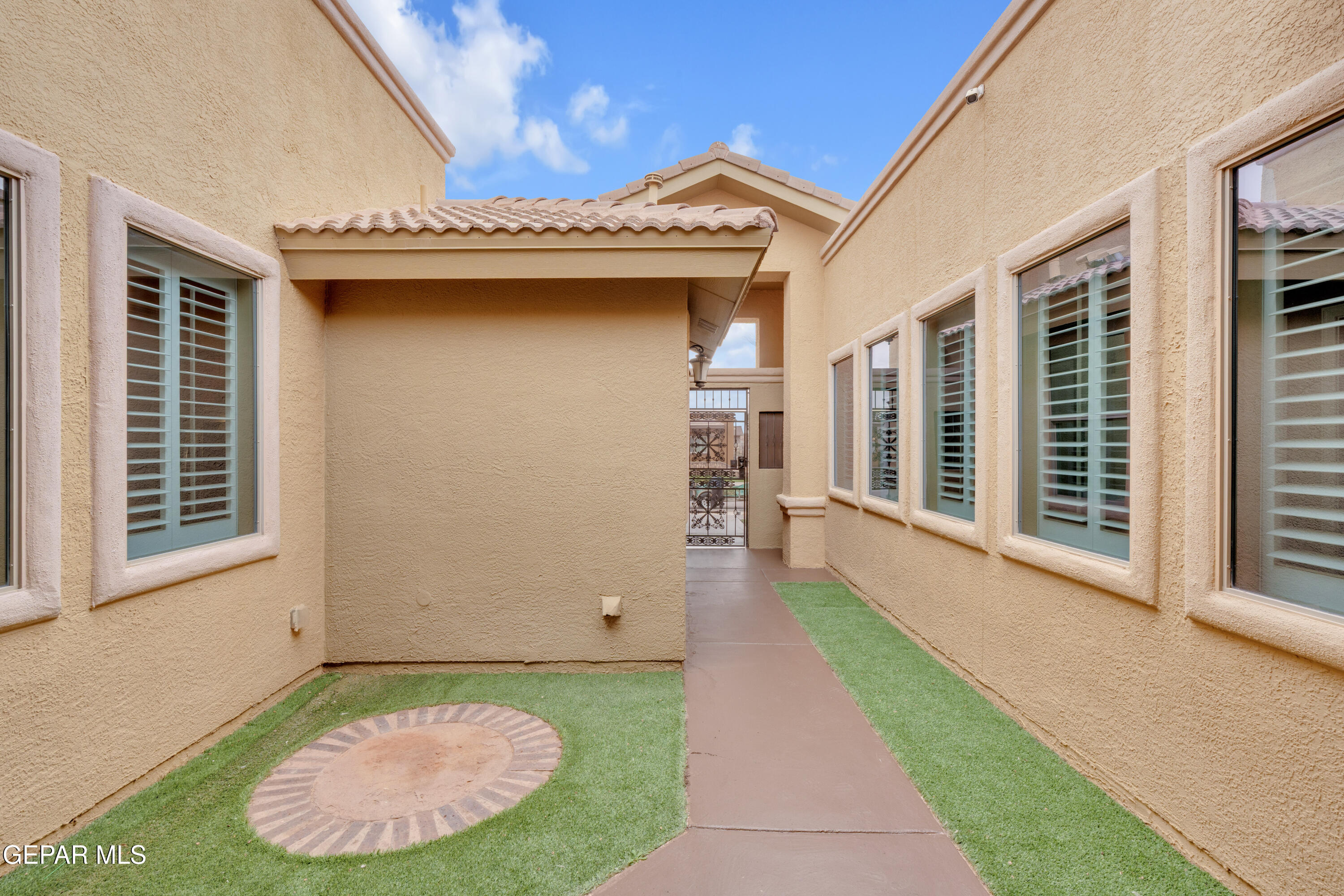 3021 SOLAR POINT Lane