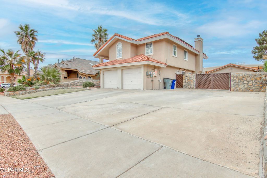 Photo of 6717 IMPERIAL RIDGE Drive, El Paso, TX 79912 (MLS # 939210)