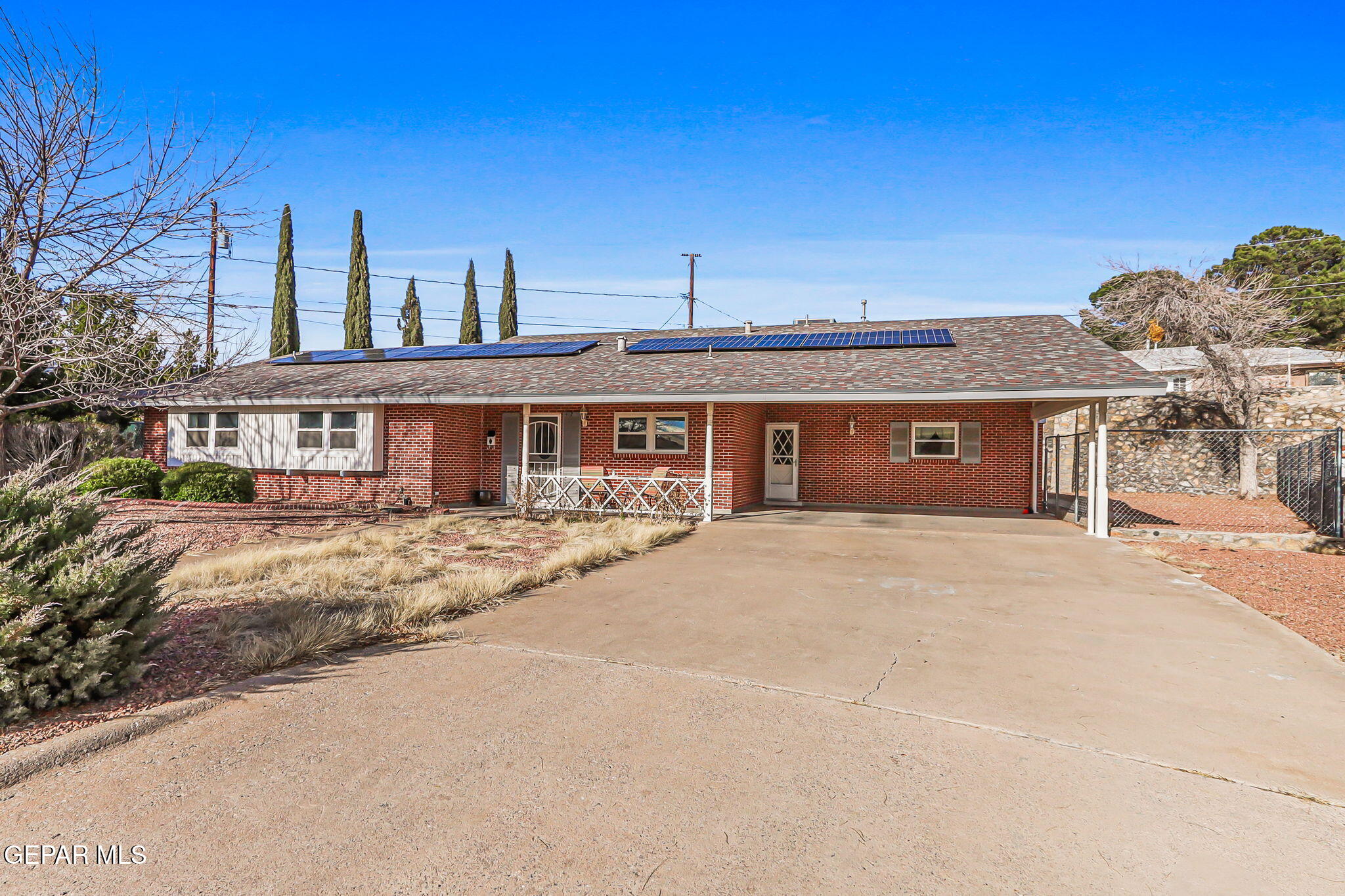 412 SPRINGHILL Circle