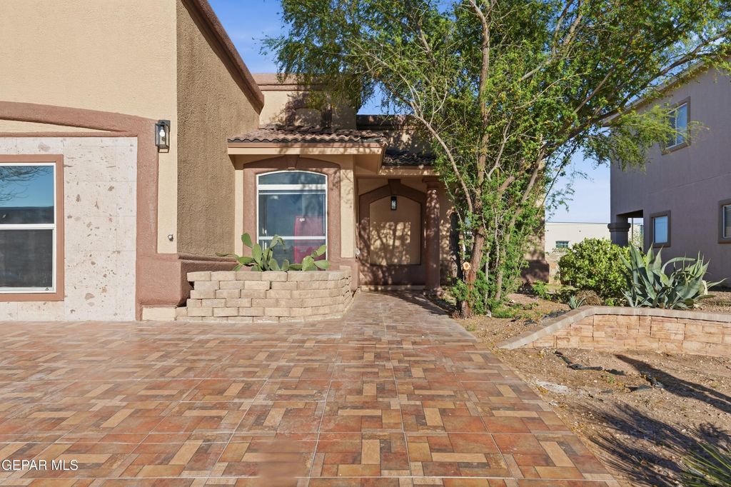 Photo of 3210 PERUVIAN PASO Dr, El Paso, TX 79938 (MLS # 941300)