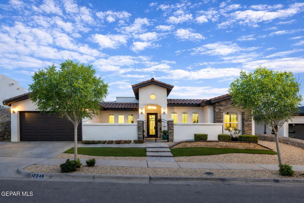 Photo of 12248 CLIFTON HILL Road, Horizon City, TX 79928 (MLS # 938390)