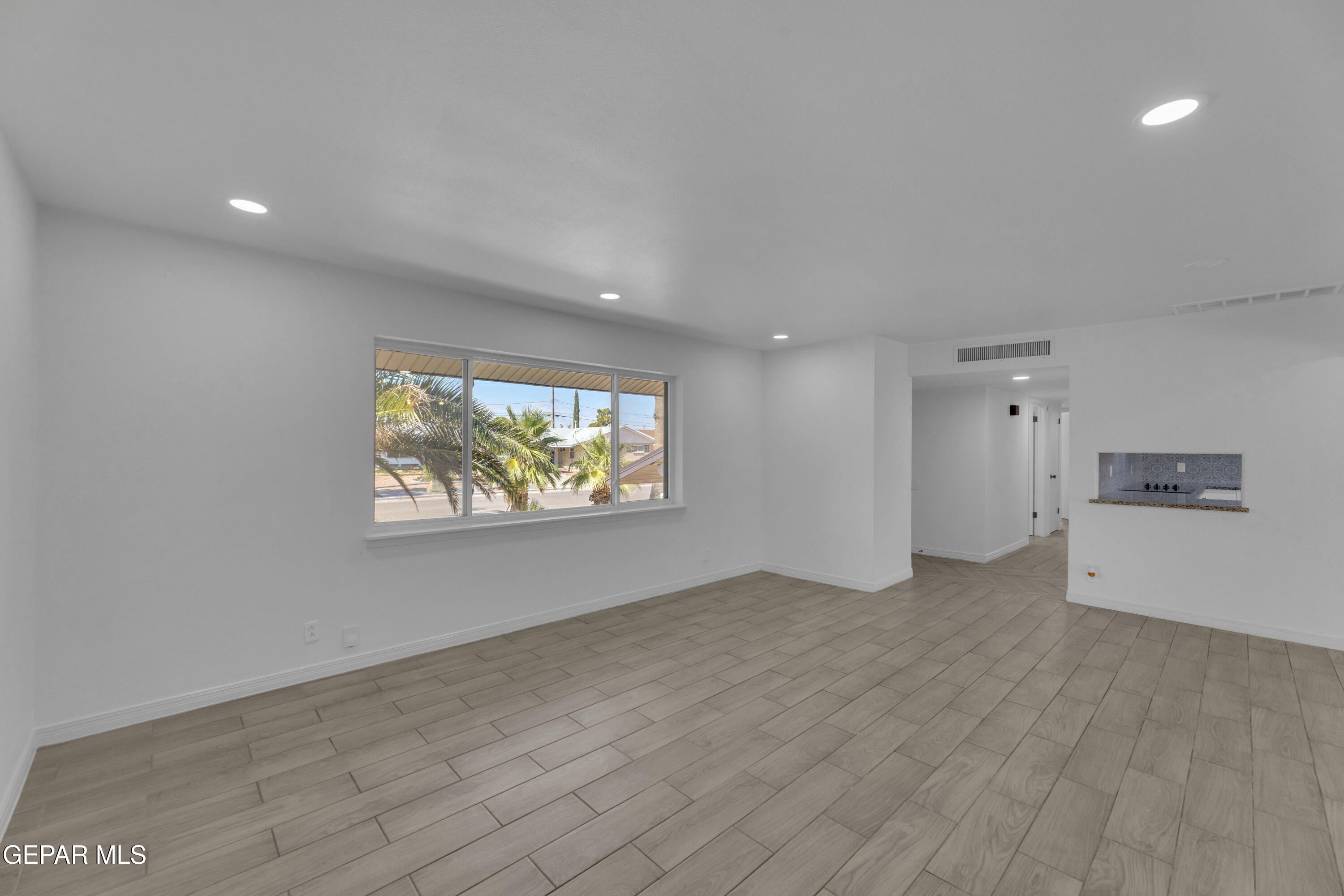 9912 BERMUDA Avenue