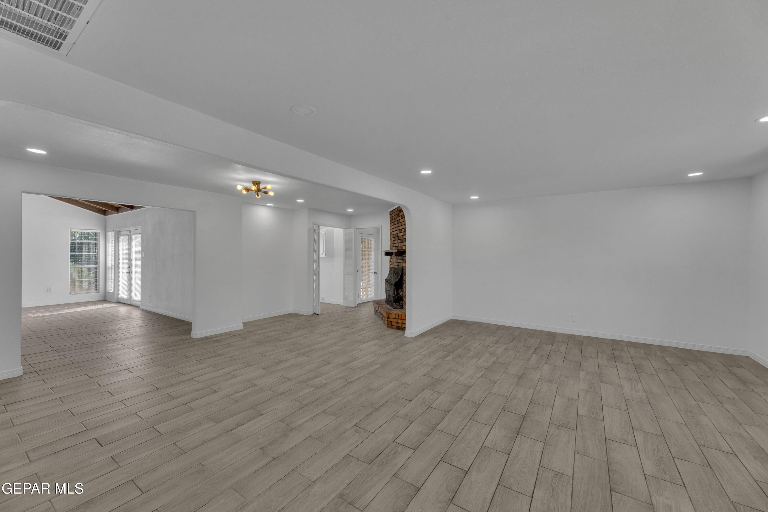 9912 BERMUDA Avenue