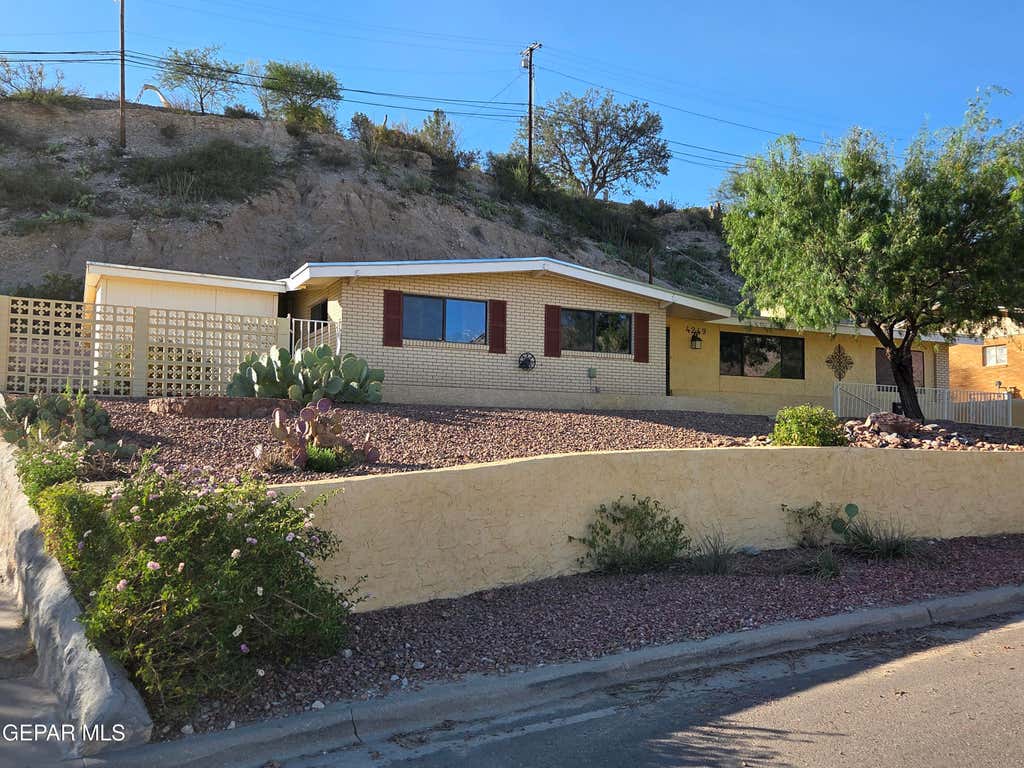 Photo of 4249 CANTERBURY Drive, El Paso, TX 79902 (MLS # 949879)
