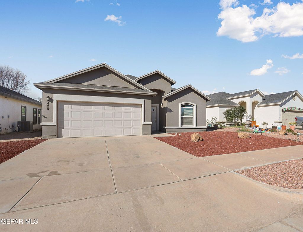 Photo of 429 PLATEAU Drive, Socorro, TX 79927 (MLS # 936747)