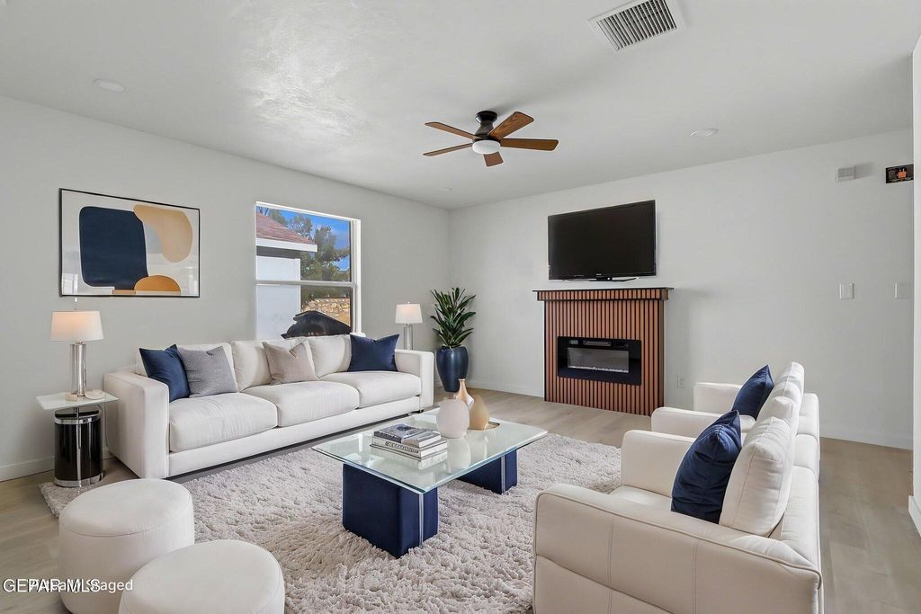 Photo of 12104 TOWER VIEW Drive, El Paso, TX 79936 (MLS # 943230)