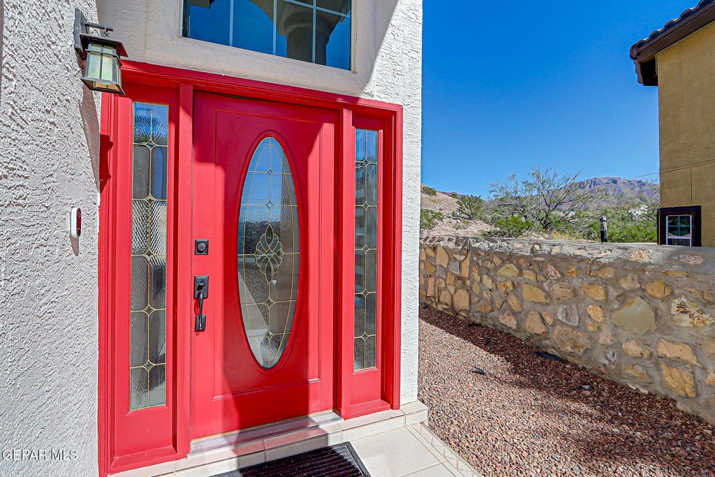 Photo of 1604 PLAZA DEL SOL Court, El Paso, TX 79911 (MLS # 940183)