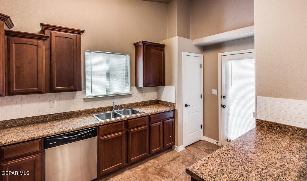 Photo of 14340 APACHE POINT Drive, El Paso, TX 79938 (MLS # 949146)