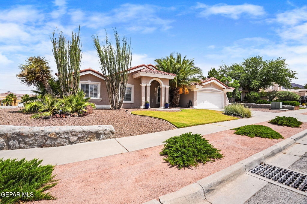 Photo of 6641 GRAND RIDGE Drive, El Paso, TX 79912 (MLS # 943997)