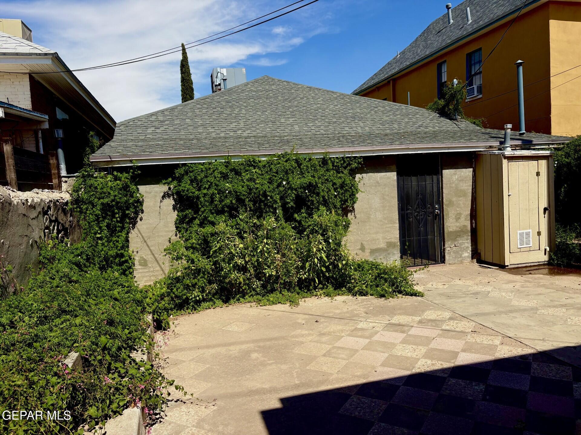 1219 N LAUREL Street