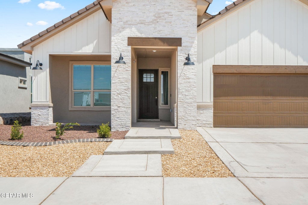 Photo of 540 Paseo De La Reina Street, El Paso, TX 79928 (MLS # 950698)