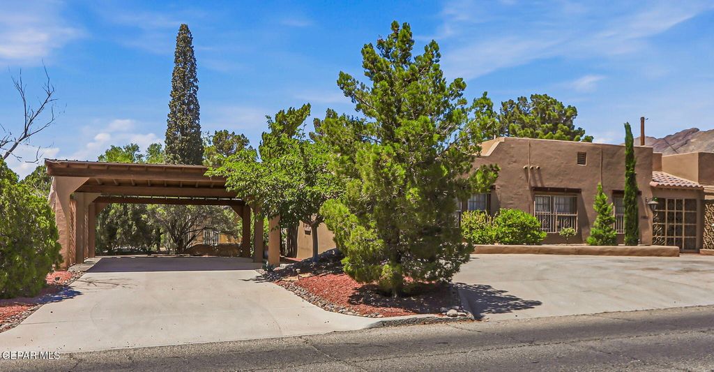 Photo of 1007 KERBEY Avenue, El Paso, TX 79902 (MLS # 943692)