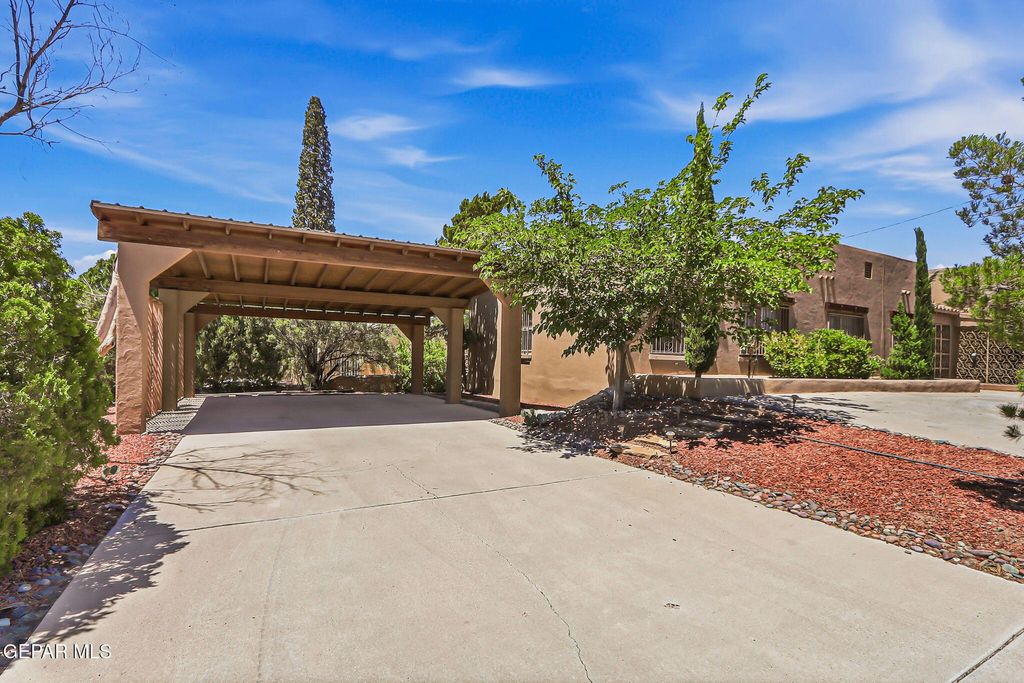Photo of 1007 KERBEY Avenue, El Paso, TX 79902 (MLS # 943692)