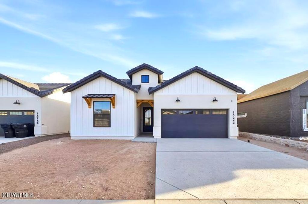 Photo of 620 Bluegruff Street, Horizon City, TX 79928 (MLS # 941770)