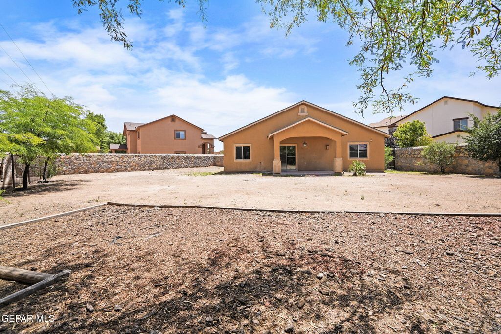Photo of 14000 TOWER POINT Way, El Paso, TX 79938 (MLS # 946473)