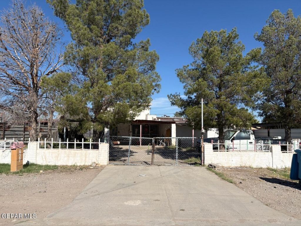 Photo of 627 MILO Drive, El Paso, TX 79927 (MLS # 945589)