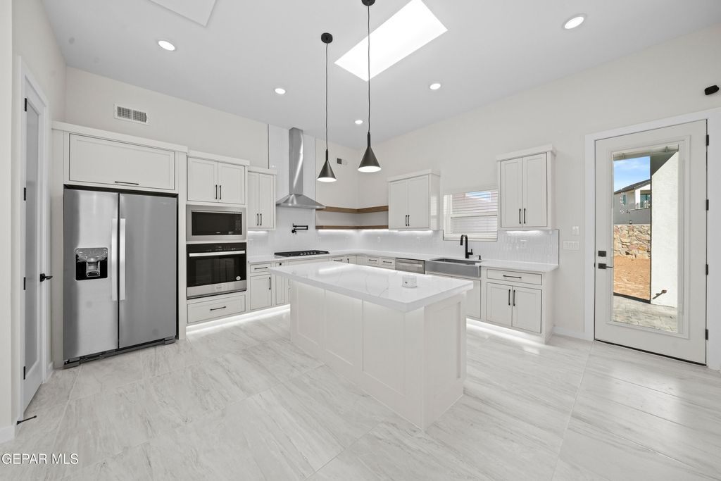 Photo of 637 Paseo Campanero Street, El Paso, TX 79928 (MLS # 934413)