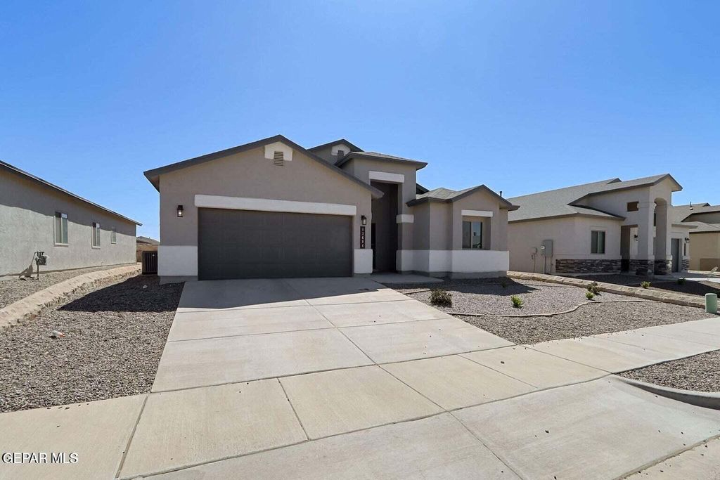 Photo of 13684 Lago Vista Avenue, Horizon City, TX 79928 (MLS # 932643)
