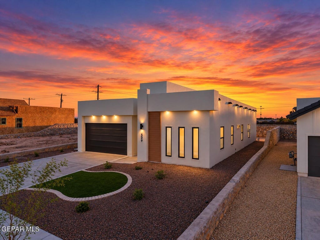 Photo of 529 BLUEGRUFF Street, El Paso, TX 79928 (MLS # 950758)