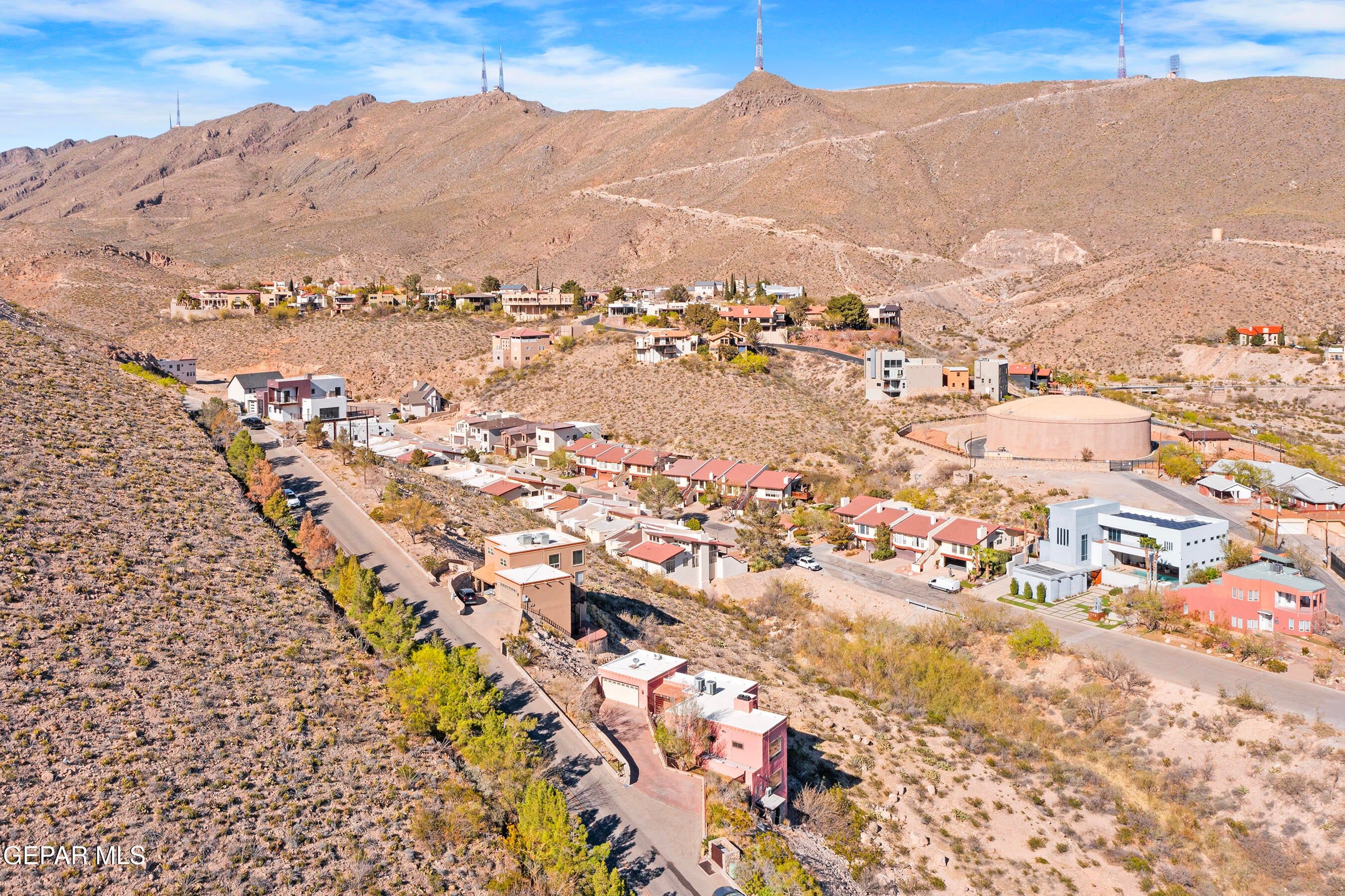 4 Sierra Crest Drive