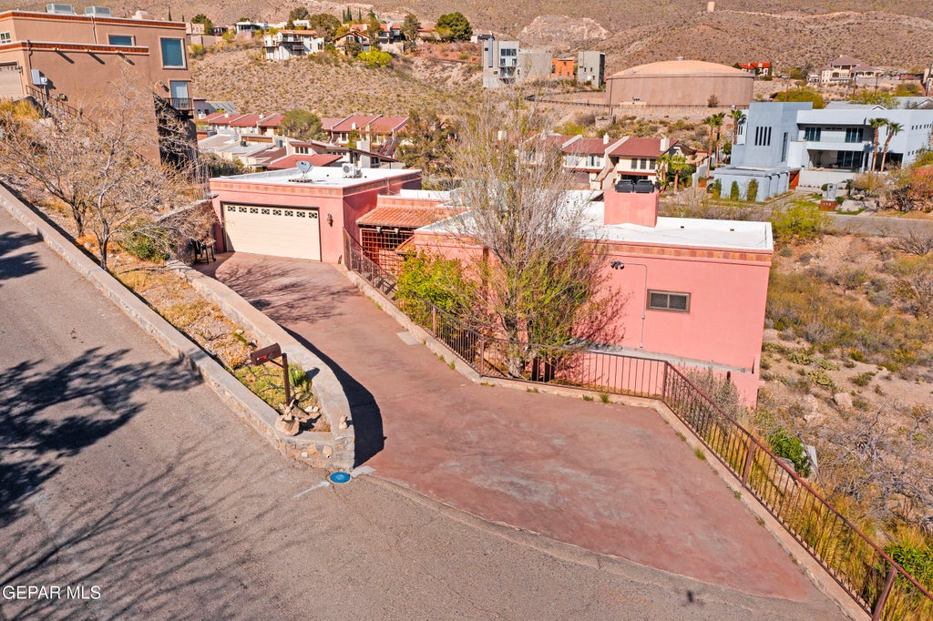 Photo of 4 Sierra Crest Drive, El Paso, TX 79902 (MLS # 951393)