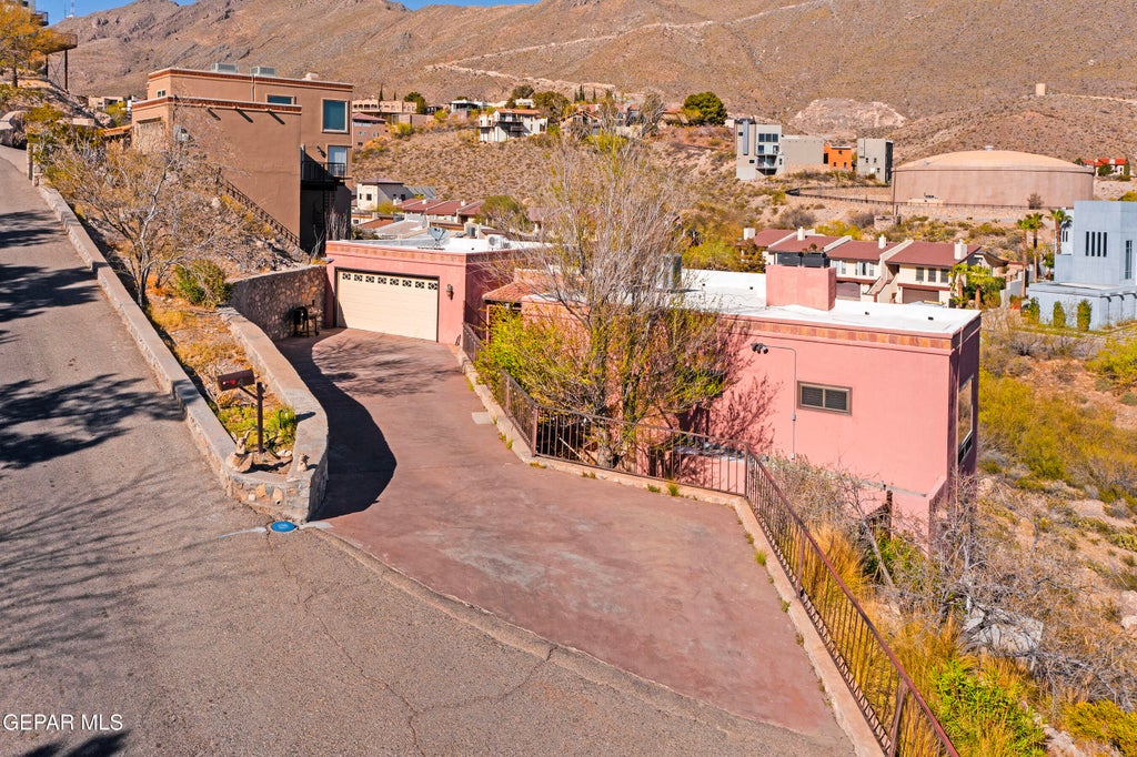 Photo of 4 Sierra Crest Drive, El Paso, TX 79902 (MLS # 951393)
