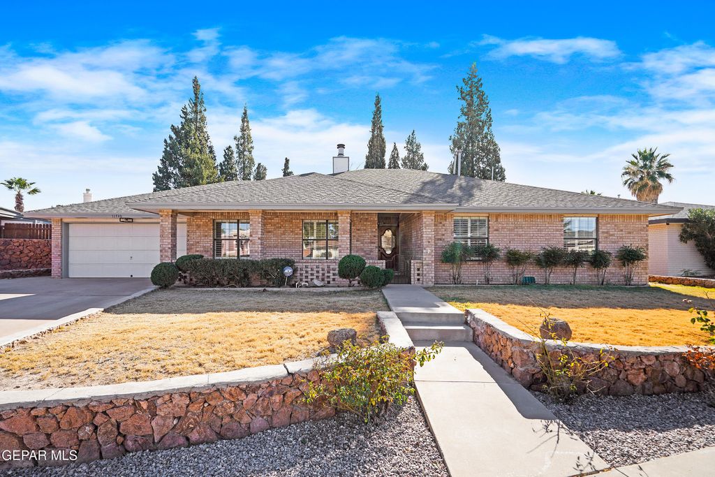 Photo of 11720 PUEBLO FUERTE Court, El Paso, TX 79936 (MLS # 936648)