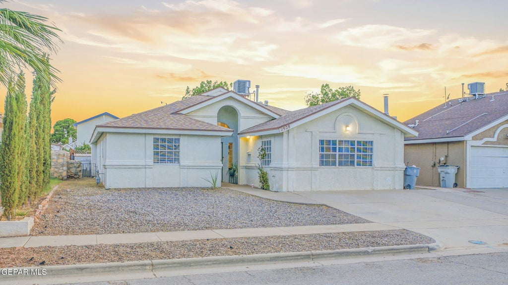 Photo of 11928 McAuliffe Drive, El Paso, TX 79936 (MLS # 953083)