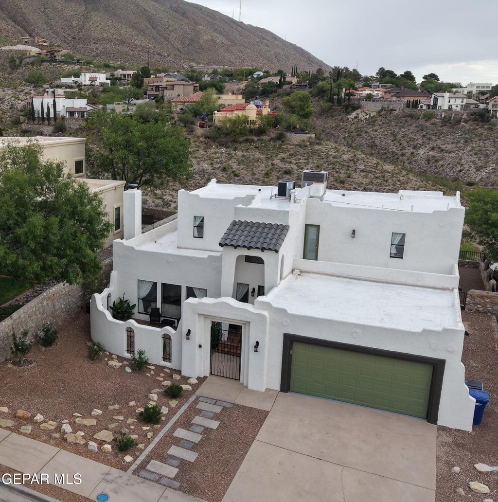 Photo of 656 MOONDALE Drive, El Paso, TX 79912 (MLS # 950092)