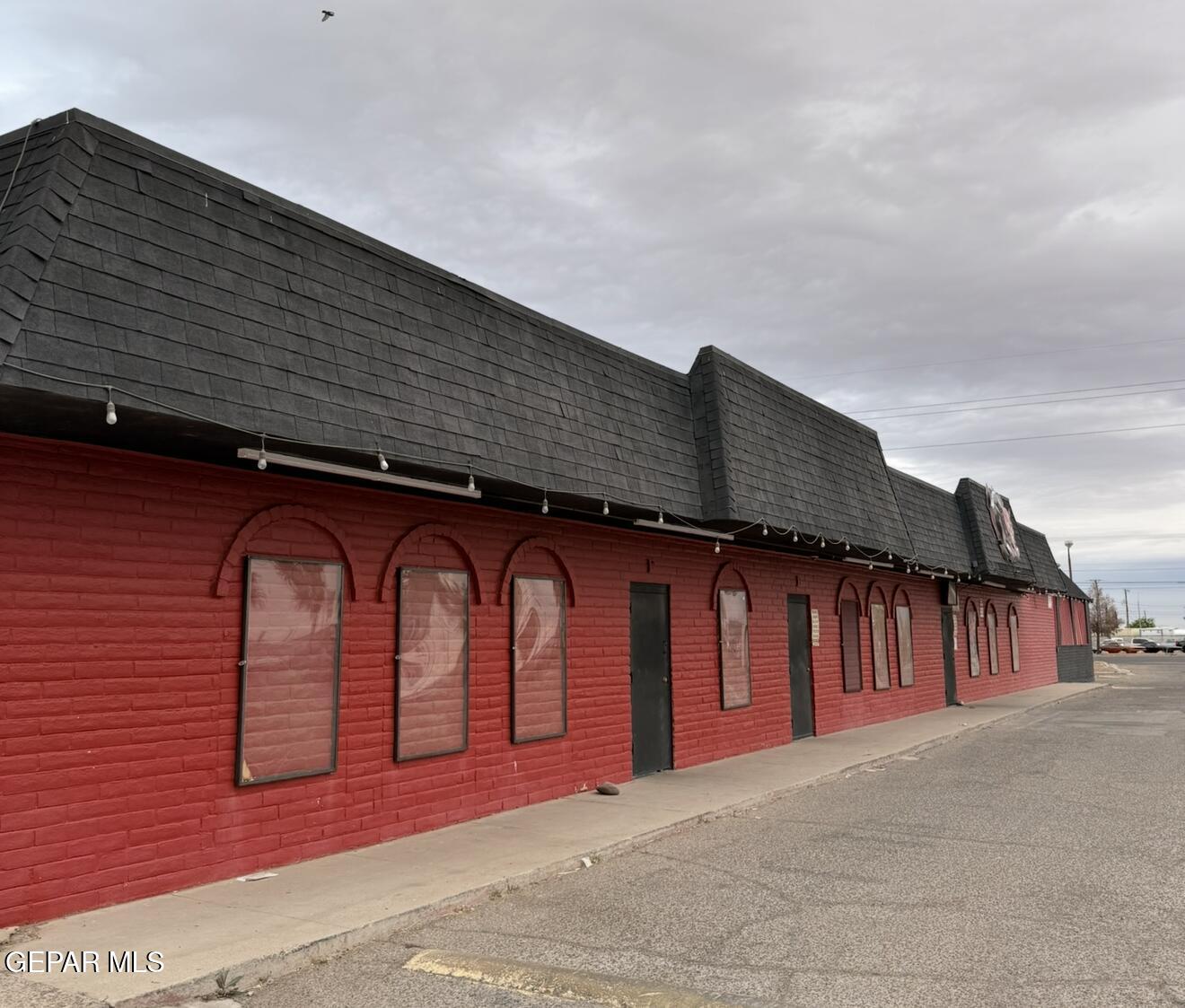 9828 Montana Ave For Lease