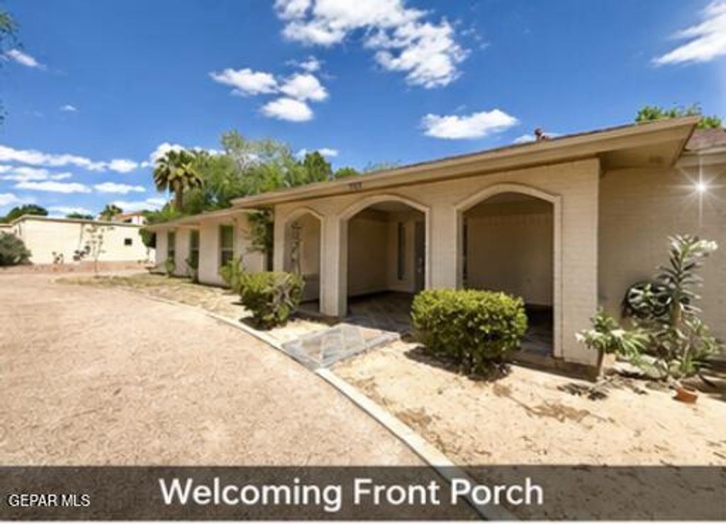Photo of 707 W SUNSET Road, El Paso, TX 79922 (MLS # 944777)